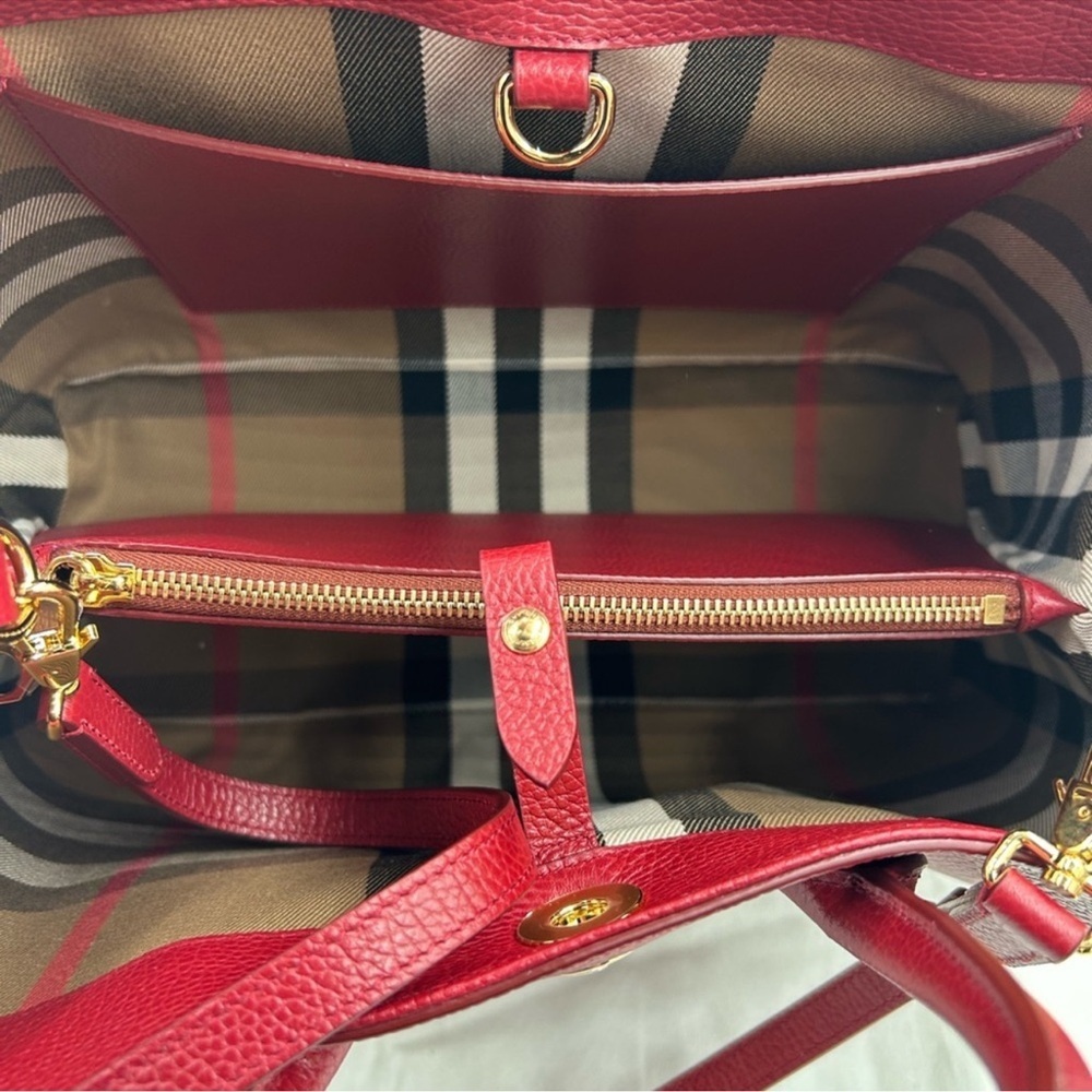 Women’s Burberry banner pebble grain leather tote/shoulder bag Classic check NWT - Picture 9 of 15